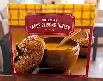 Sopera grande de roble y bellota Willams Sonoma para Acción de Gracias, caja original de 2009