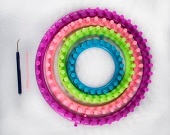 Round Knitting Looms - Set of 4 w/ Hook, Needle and Carry Bag