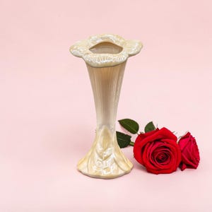 Vintage Belleek Ireland Sunflower Vase D188 Mark 7 Yellow Irish Pottery 7.5"