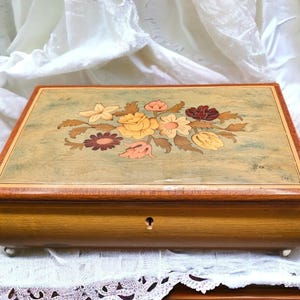 Gorgeous Italy Reuge Swiss Musical Jewelry Box • Lacquered Inlay Floral Design • Plays &quot;Raindrops Keep Falling on My Head&quot;