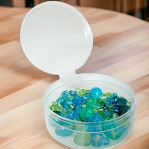 100 Bulk Count Clear Plastic 2.5 Inch Round Shuttle Cups Containers with Tethered Lids