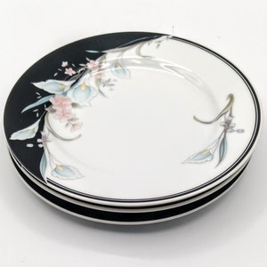 Rare Set Of 6 Nikita NKA1 Salad Plates 7.25 Inches 1996 Lilies On Black White Black Bands