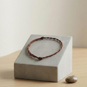 Petit bracelet ficelle marron, bracelet fil ciré minimaliste imperméable, bracelet surfeur réglable, bracelet en macramé Linhasita unisexe