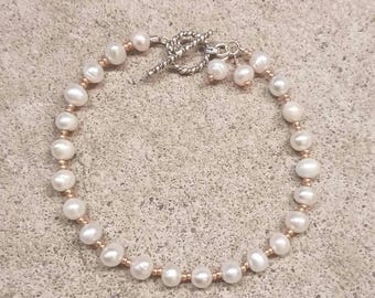White Pearls & Rose Gold Bracelet