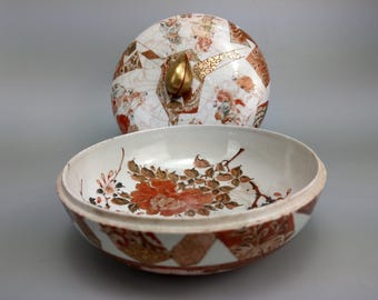 Satsuma were circular box with cover