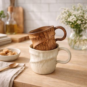 Tazza rustica in ceramica fatta a mano, tazza da caffè in terracotta irregolare, giallo cotto o marrone vintage