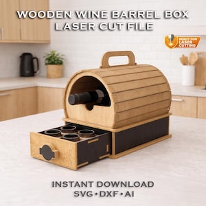 Op de afbeelding: Een houten wijnvatbox met een handvat, ontworpen om een wijnfles in te bewaren. De box heeft een lade met vier cirkelvormige uitsparingen. De tekst "WOODEN WINE BARREL BOX LASER CUT FILE" staat bovenaan. De tekst "INSTANT DOWNLOAD SVG • DXF • AI" staat onderaan.