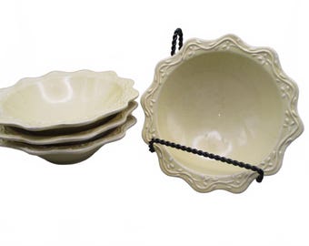 Juego vintage de 4 cuencos de cerámica italiana amarilla para pasta - Borde festoneado con diseño de volutas