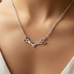Collar de acero inoxidable con diseño de tijera, joyería de tijera para el orgullo lésbico WLW / Orgullo sáfico LGBT, accesorios para mujeres, hombres, gays, bisexuales y queer