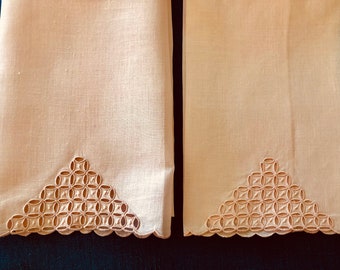 Two Pink Peach Linen Madeira Embroidered Vintage Guest Hand Towels 13 by 19 in. Elegant Bathroom Accessories Never Used Excellent