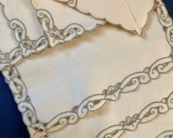 Portugal Vintage Linen Placemats & Napkins Cream Linen Hand Embroidered 4 Napkins 4 Placemats Excellent  Unused w Label Made in Portugal