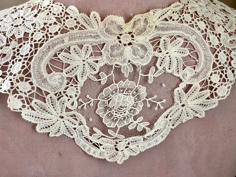 Antique Lace Collar Handmade Bobbin and Needle Lace Lace Long Collar with Leaves and Flowers Motifs Wedding Heirloom Accessory for the Bride