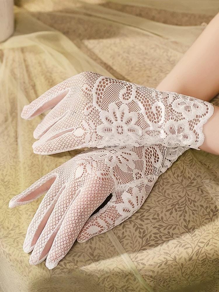 Paire de gants vintage en crochet resille noire - Le Grenier de Lisette