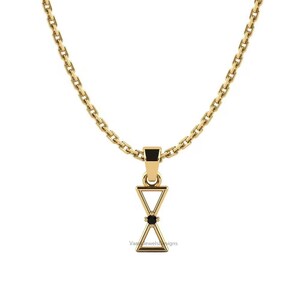 Collana da donna moderna e minimalista con triangolo, ciondolo in onice nera in argento sterling 925, gioiello perfetto da regalare ogni giorno.