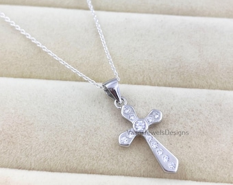 Wisiorek krzyżyk ze srebra próby 925 z cyrkoniami i diamentami, ręcznie robiony, biżuteria religijna, prezent na rocznicę dla kobiet, naszyjnik chrześcijański