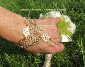 Gold flower hand chain glove bracelet wedding jewelry, Elegant wedding accessory, Mid century woodland elven fairy hand bracelets