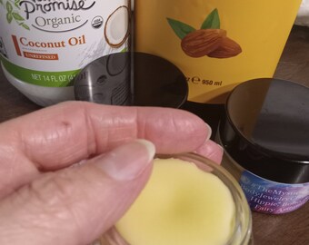 Balsamo per labbra al burro, crema per gli occhi, balsamo protettivo UV per le mani, cera d'api, burro di cacao, olio di cocco, burrocacao all'olio di mandorle dolci, olio per cuticole, tutto naturale