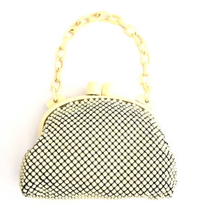 Vintage Whiting & Davis Mesh Purse With Rounded Bakelite Snap Frame