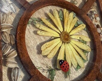 Salvamanteles floral de resina Vintage Gamut Designs con flores prensadas para decoración de cocina.