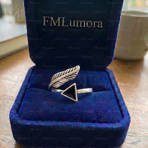 Zilveren pijlring veren, liefdescupido pijlpuntring, wervelpluim vingeromslag, boogschietring doelpijl, soulmate cadeau