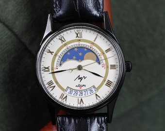 Quartz watch Luch, Real Moon Phases Calendar, Moon wrist watch, round face, Soviet watch, moonphase watch. Perfect gift for him