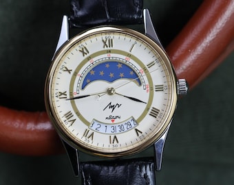 Luch Moonphase Quartz Watch USSR | Style Soviet-Era Lunar Wristwatch Men’s & Women’s. Perfect gift for her.