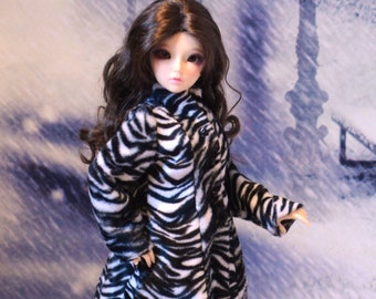 OOAK MiniFee Winter coat, with or without hood, in choice of lengths, of Zebra faux fur. Also fits Ellowyne Wilde and Grace Marie