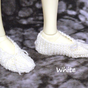 Hand-Knit Slippers to match our Pajamas(or not) for feet 7 to 8cm long.