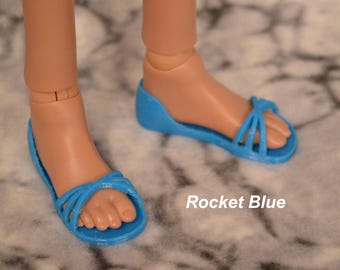 Sandalias para Muñeca Inteligente: zapatos para la Muñeca Inteligente de vinilo de Danny Choo. Elige entre los colores disponibles.