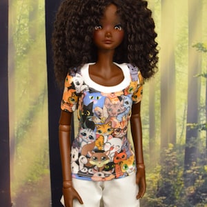 T-shirt grafiche classiche Smart Doll con scelta di gatti o cani dei cartoni animati