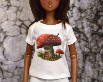 Smart Doll Graphic T-shirts will also fit Dollfie Dream and possibly slim 1/3 scale BJDs
