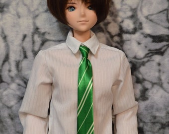 Krawatte für Smart Doll und 1/3 BJDs in Wahl aus Streifen oder einfarbig schwarz, oder eine Kombination angeboten.