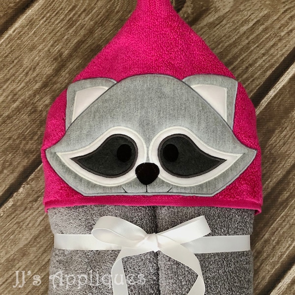 Raccoon Peeker Hooded Towel In the Hoop applique  digital design 4x4, 5x7, 6x10 hoops - Instant Download