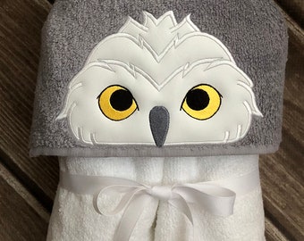 Snowy Owl Peeker Hooded Towel In the Hoop applique  digital design 4x4, 5x7, 6x10 hoops - Instant Download