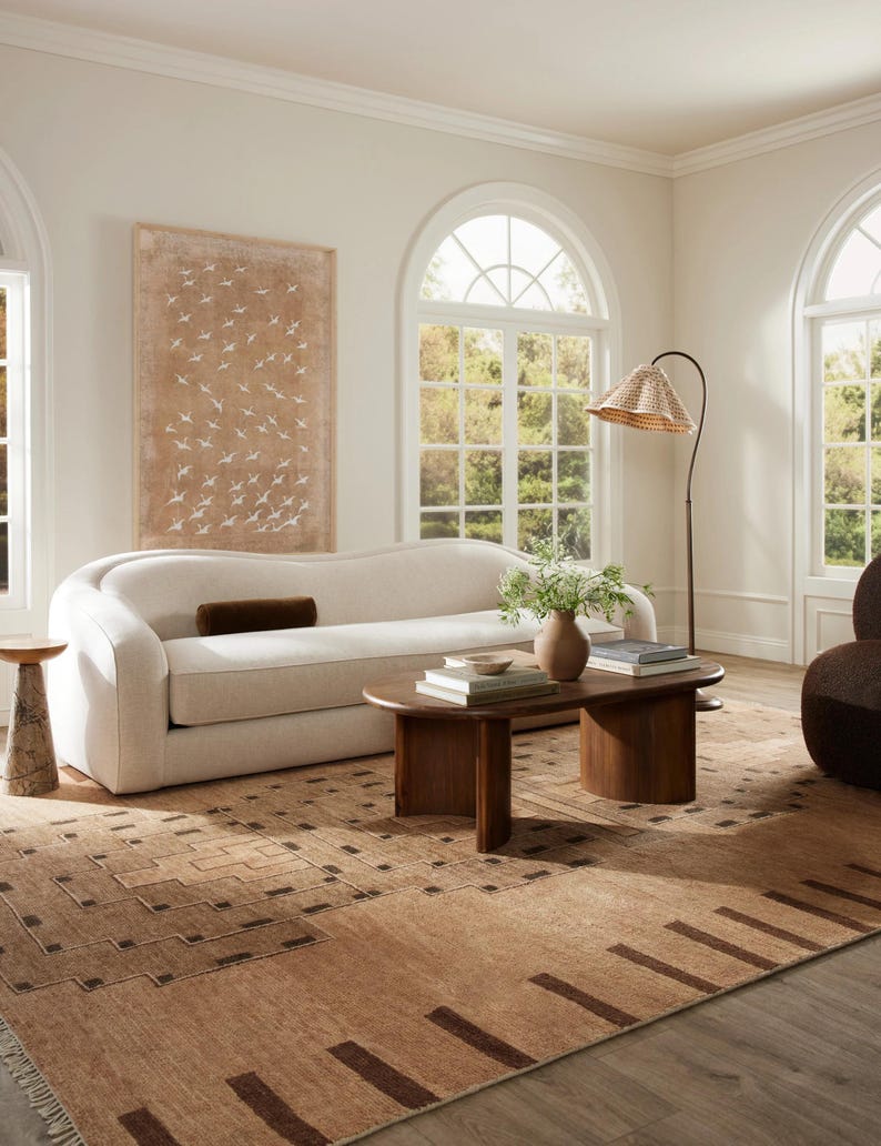 Angled perspective showcasing the traditional undyed warp fringes of this bespoke custom rugs piece, a true authentic Tapis fait main that stands out beautifully over trendy cool round rugs.