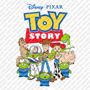 Può includere: Una grafica colorata con i personaggi del film Disney Pixar, Toy Story. L'immagine include Woody, Buzz Lightyear, Jessie, Rex, Hamm, i Little Green Men e Bullseye, con il logo del film in alto.