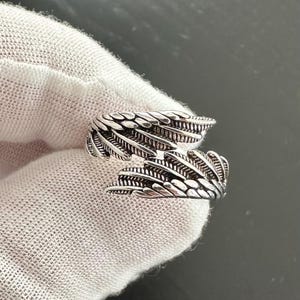 Ring mit Flügeldesign - Flügelring - 925 Silberbeschichtung - Innen aus Kupfer - Größe ist verstellbar