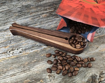 Wooden Coffee Scoop with clip (1) - Espresso Coffee Bags Sealer - Coffee Scoop and Clip