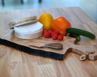 18'' Live Edge board style / Cutting board - Cheese board / Serving plate / Cutting board with handle