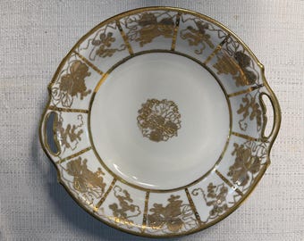 Nippon Porzellan Griff Servierschale Trauben Muster Weiß / Gold 30,5 cm Rund