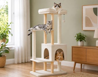 Árbol rascador de madera natural para gatos con postes de sisal y casita de felpa para que los felinos descansen.