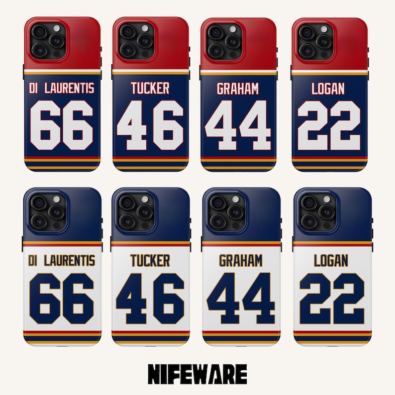 K&ouml;nnte beinhalten: Acht Handyh&uuml;llen mit Sporttrikot-Design. Die H&uuml;llen haben eine rote Oberseite und eine marineblaue Unterseite. Jede H&uuml;lle zeigt einen Namen und eine Nummer: Di Laurentis 66, Tucker 46, Graham 44 und Logan 22. Der Markenname "NIFEWARE" steht unten.