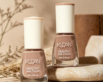 Nude nail polish, non-toxic and quick-drying | Vegan, cruelty-free | Long-lasting color | Minimalist style, a perfect gift for her.