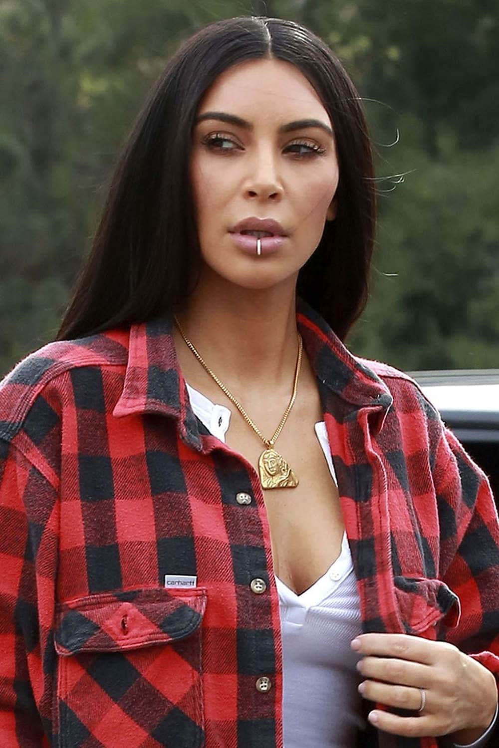 Kim kardashian lip ring sale