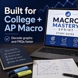 Puede incluir: Un portátil que muestra "Macro Mastery Sprint Study Guide" está sobre un escritorio de madera, junto con materiales de estudio. La imagen incluye un cuaderno, rotuladores y una taza de café con "Prep, Practice, Perform." El texto "Built for College + AP Macro" también es visible.