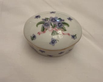 Pudełko na drobiazgi Lenox Collector Society z 1992 roku, fioletowe kwiaty, porcelana wysokiej jakości