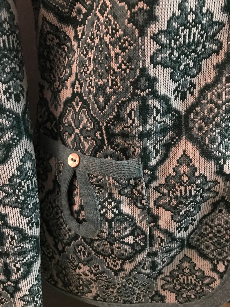 large listing 7565 Vintage 70/'s Green /& Soft White Boho Cardigan Sweater size medium