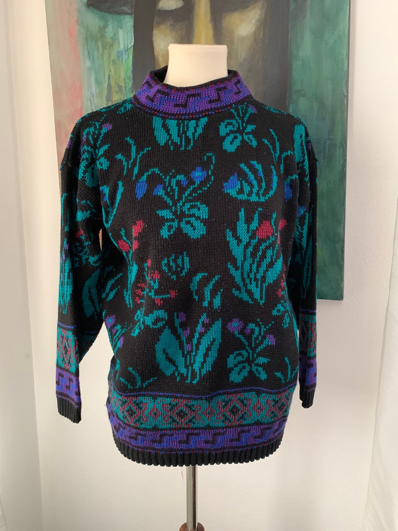 Small medium vintage 80\u2019s Acrylic floral sweater