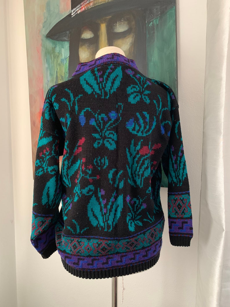 Small medium vintage 80\u2019s Acrylic floral sweater