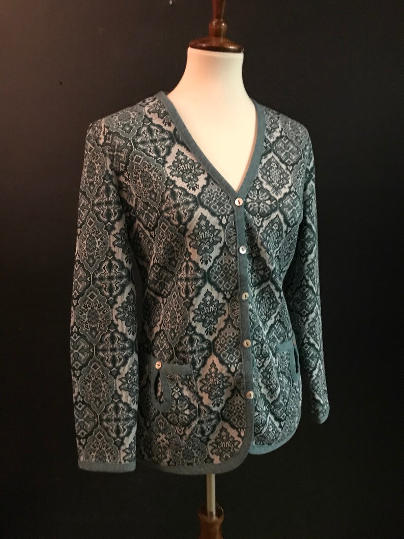 large listing 7565 Vintage 70/'s Green /& Soft White Boho Cardigan Sweater size medium